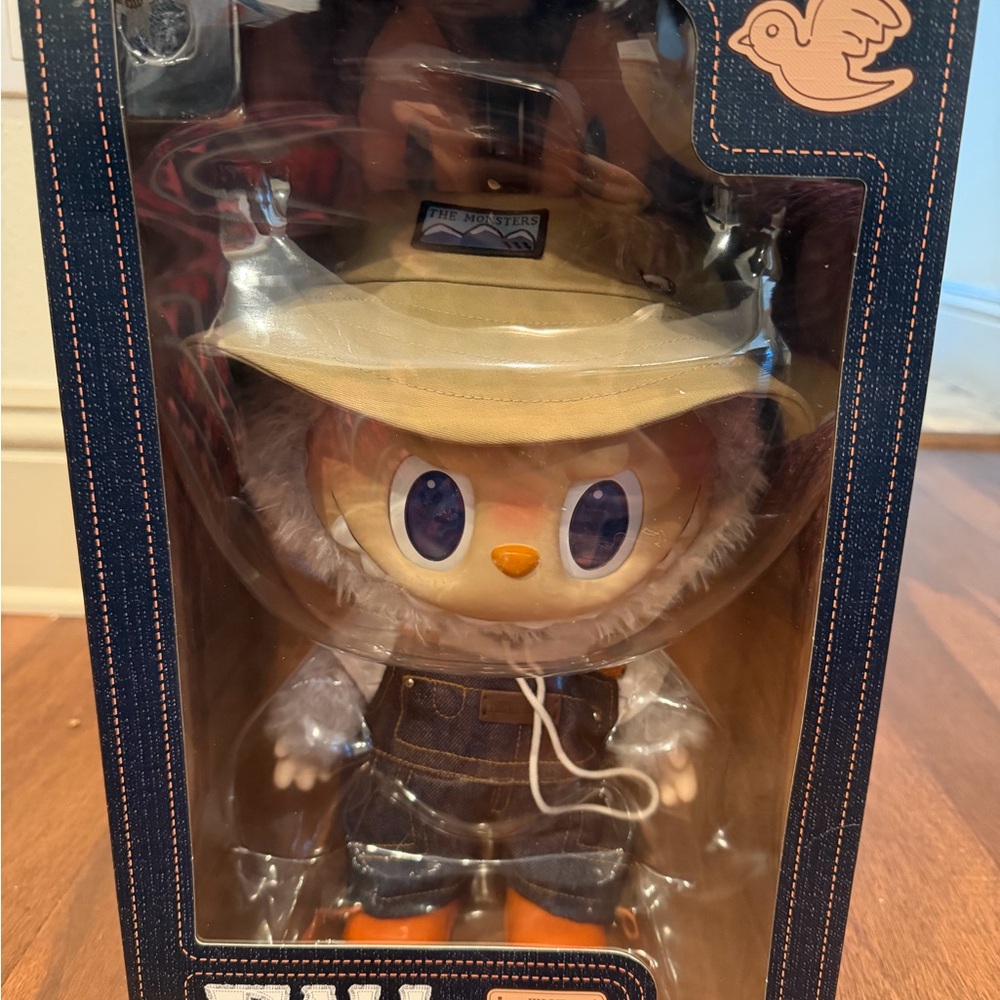 Fall into Wild the monsters large Labubu, brand new in case - Picture 2 of 9